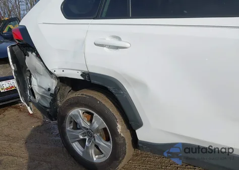 2021 Toyota Rav4 Xle z USA, uszkodzony, nr VIN 2T3W1RFV1MC120066